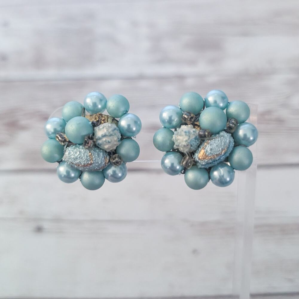 Vintage Clip On Earrings Light Blue Cluster 1"